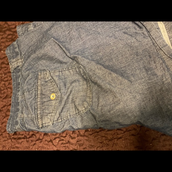 Shorts - Picture 2 of 3